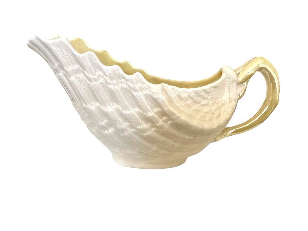 Belleek Ireland Tridacna Shell Limpet Gravy Boat 6th Mark 1965-1980 Porcelain EC
